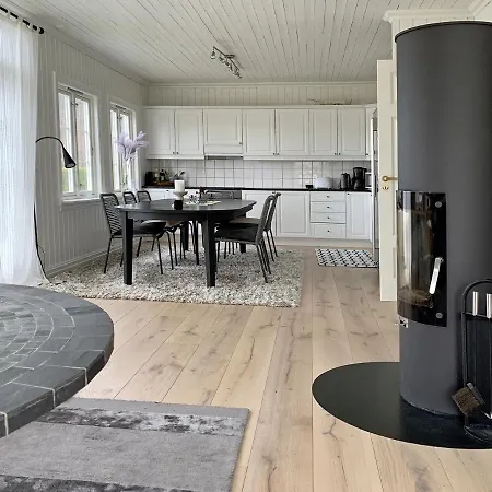 Beautiful Cabin With Great View At